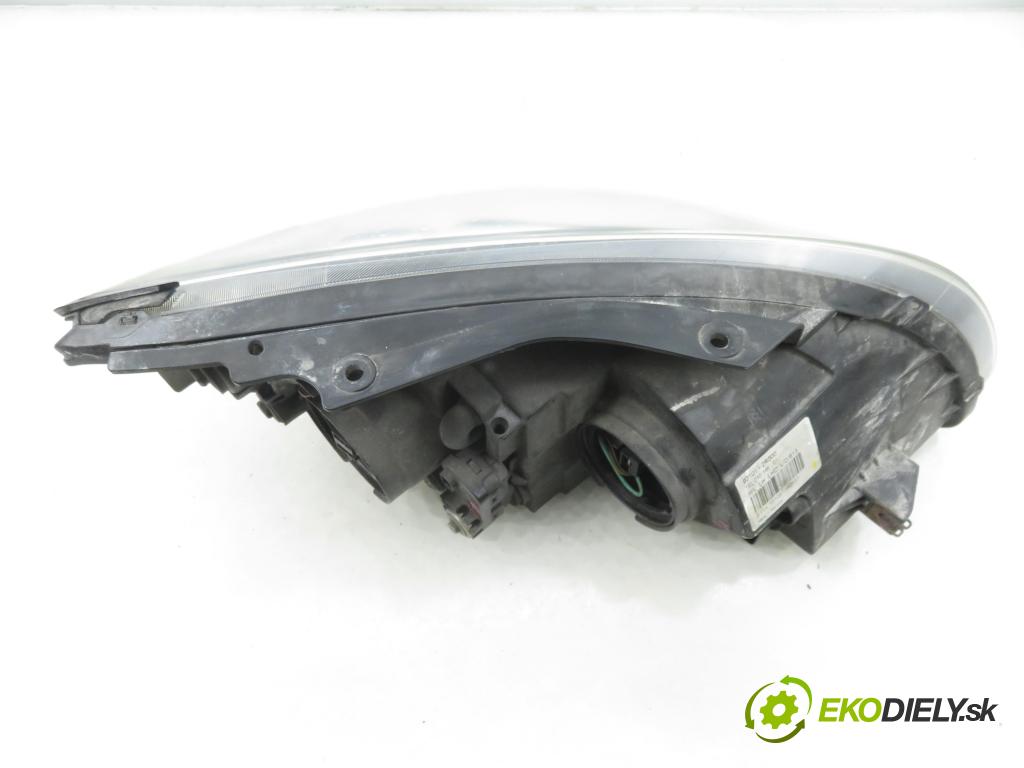 HYUNDAI i30 (FD) HB 2009 66,00 1.6 CRDi - D4FB 1582,00 Svetlo LP 921012R000