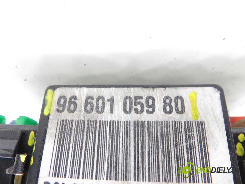 PEUGEOT 307 (3A/C) HB 2005 80,00 1.6 HDi 110 1560,00 MODUL BSI 9660105980