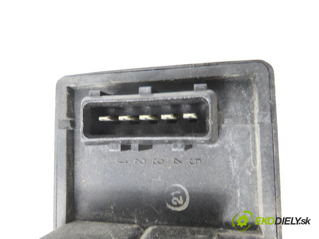 FIAT SCUDO Combinato (220_) MINIVAN 1998 68,00 1.9 TD - D8B 1905,00 RELÉ: JÚN: 0281003005