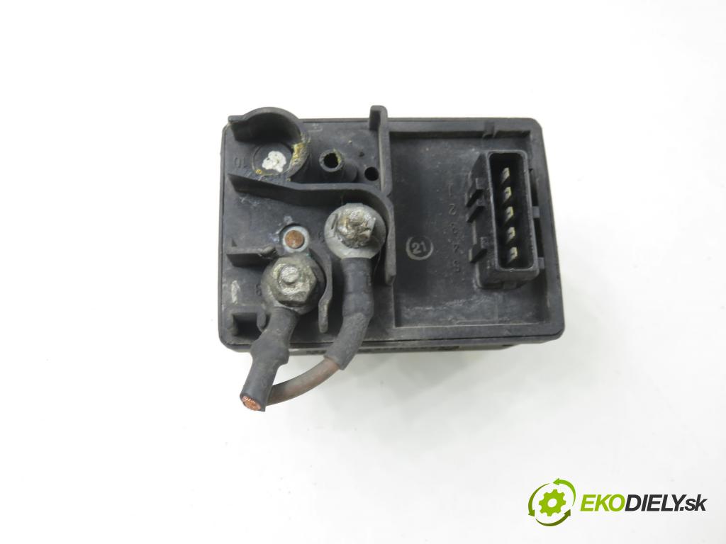 FIAT SCUDO Combinato (220_) MINIVAN 1998 68,00 1.9 TD - D8B 1905,00 RELÉ: JÚN: 0281003005