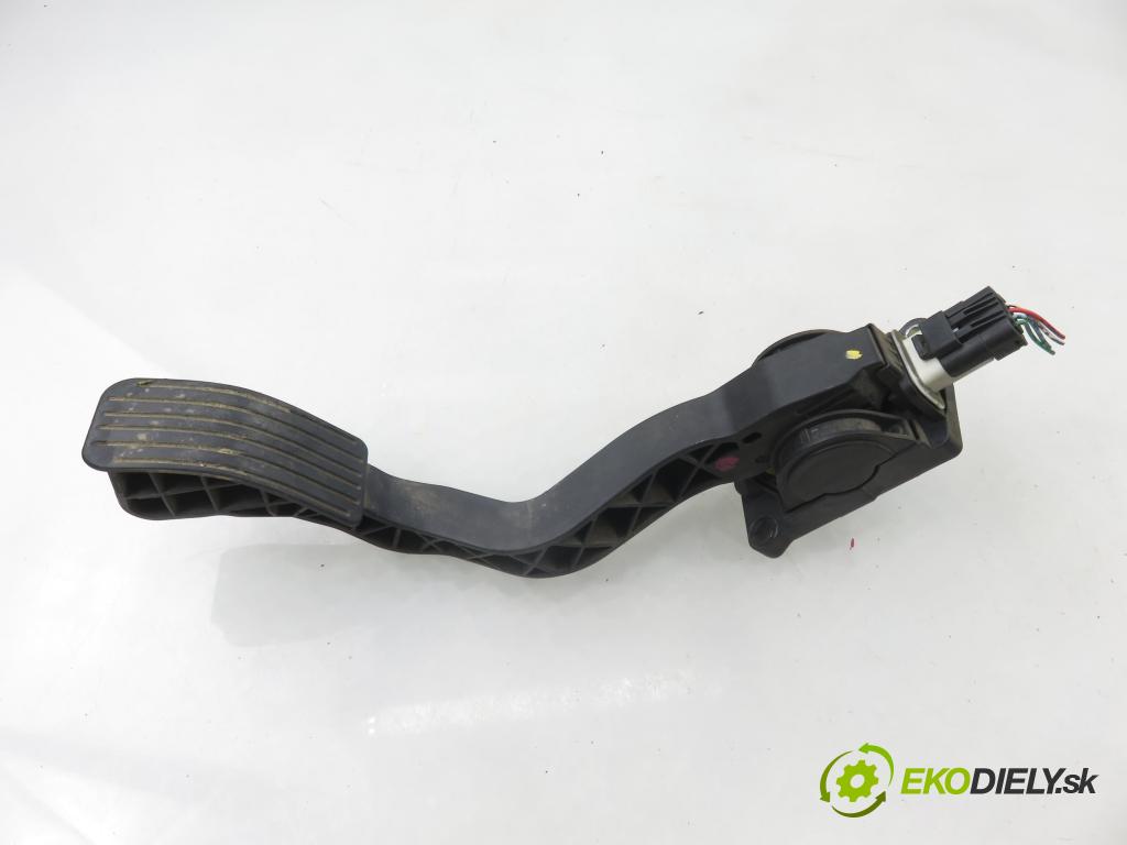 PEUGEOT 307 (3A/C) HB 2005 80,00 1.6 HDi 110 1560,00 Potenciometer plynu 0280752251 ; 9646702180 ; F00C3E2429 (Potenciometer plynového pedálu)