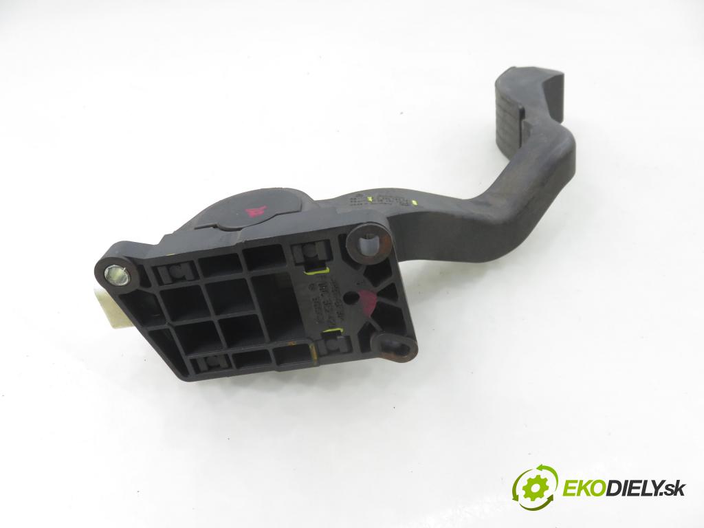 PEUGEOT 307 (3A/C) HB 2005 80,00 1.6 HDi 110 1560,00 Potenciometer plynu 0280752251 ; 9646702180 ; F00C3E2429 (Potenciometer plynového pedálu)