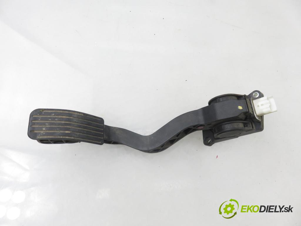 PEUGEOT 307 (3A/C) HB 2005 80,00 1.6 HDi 110 1560,00 Potenciometer plynu 0280752251 ; 9646702180 ; F00C3E2429 (Potenciometer plynového pedálu)