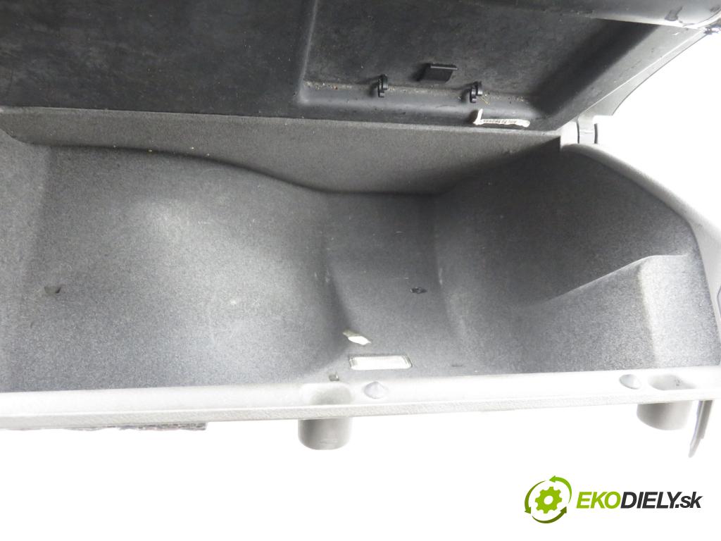 AUDI A4 (8E2, B6) SEDAN 2002 132,00 2.5 TDI V6 180 quattro - AKE 2496,00 Priehradka, kastlík 8E1857035C