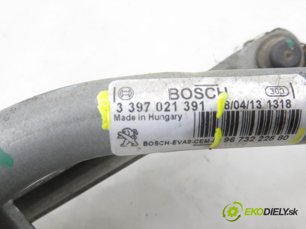 PEUGEOT 208 I (CA_, CC_) HB 2013 88,00 1.6 - 5FS (EP6C) 1598,00 Motorček stieračov 9673222580 ; 3397021391 ; 0390241540