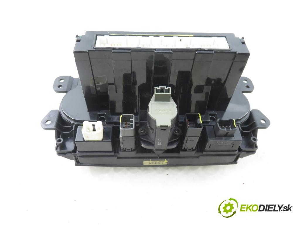 KIA CARNIVAL / GRAND CARNIVAL III (VQ) MINIVAN 2007 136,00 2.9 CRDi - J3 2902,00 Panel kúrenia KLIMATRONIK 972504D252VA ; 937004D080