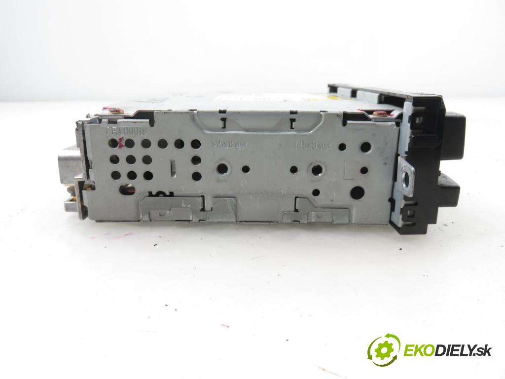 TOYOTA YARIS (_P1_) HB 2004 50,00 1.0 (SCP10_) - 1SZ-FE 998,00 RADIO CD 861200D140
