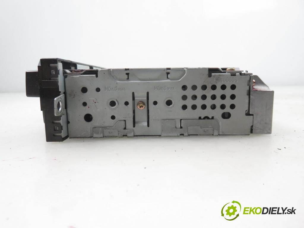 TOYOTA YARIS (_P1_) HB 2004 50,00 1.0 (SCP10_) - 1SZ-FE 998,00 RADIO CD 861200D140