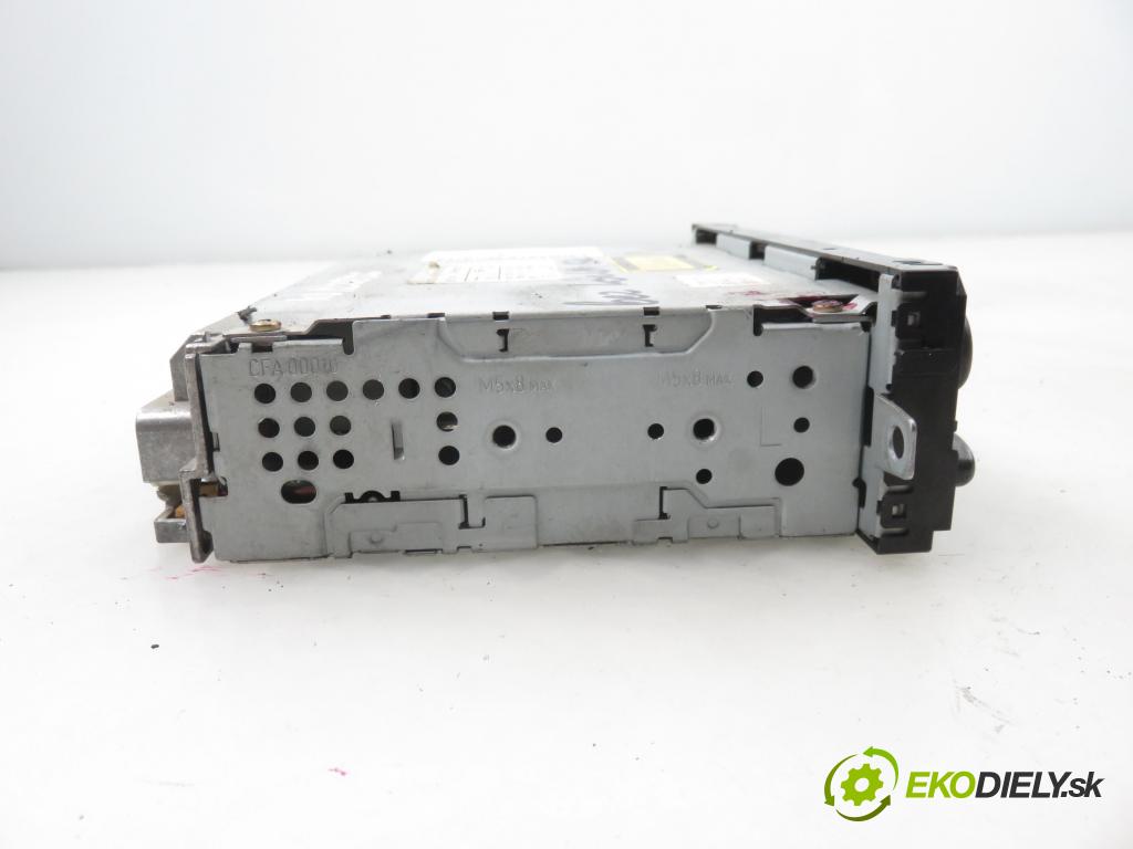 TOYOTA YARIS (_P1_) HB 2001 50,00 1.0 (SCP10_) - 1SZ-FE 998,00 RADIO CD 861200D030