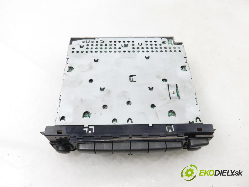 TOYOTA YARIS (_P1_) HB 2001 50,00 1.0 (SCP10_) - 1SZ-FE 998,00 RADIO CD 861200D030