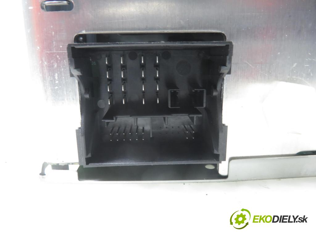 FORD S-MAX (WA6) MINIVAN 2010 103,00 2.0 TDCi - UFWA 1997,00 RADIO CD 8S7T18C815AC