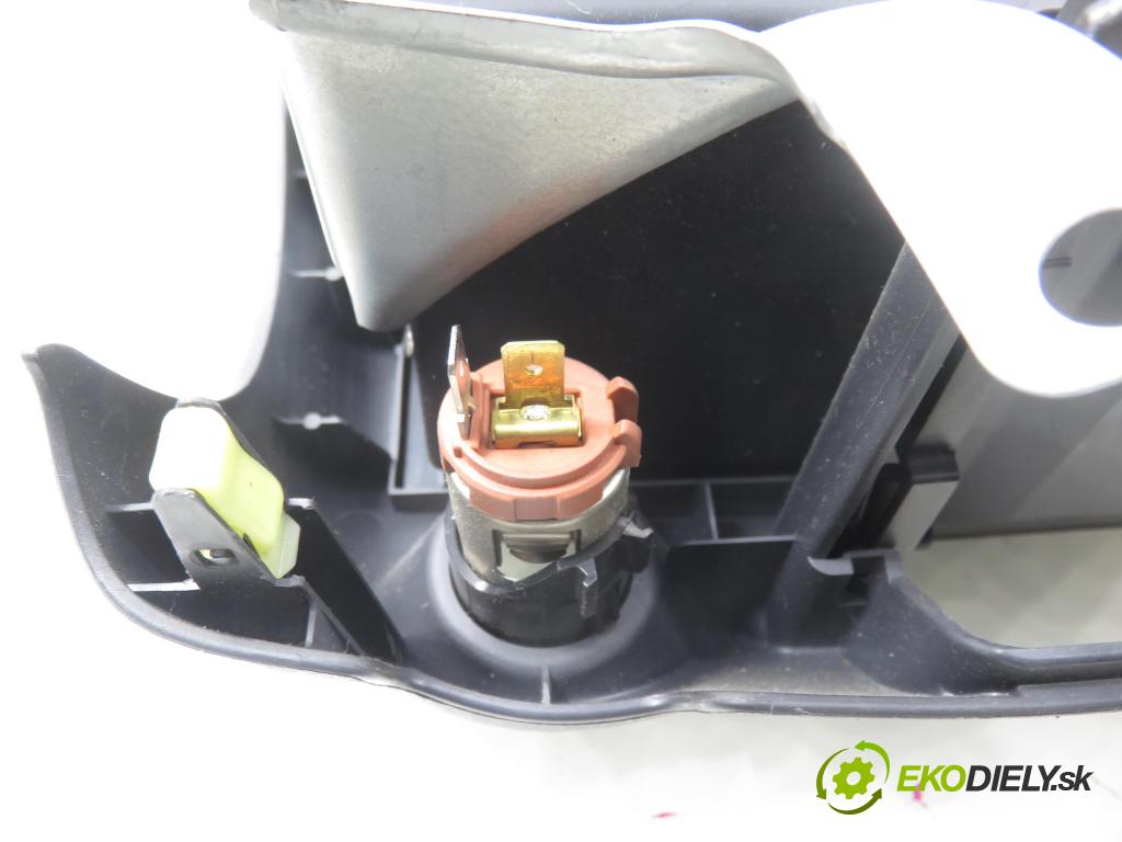 TOYOTA YARIS (_P1_) HB 2002 50,00 1.0 (SCP10_) - 1SZ-FE 998,00 RADIO modul 861200D012