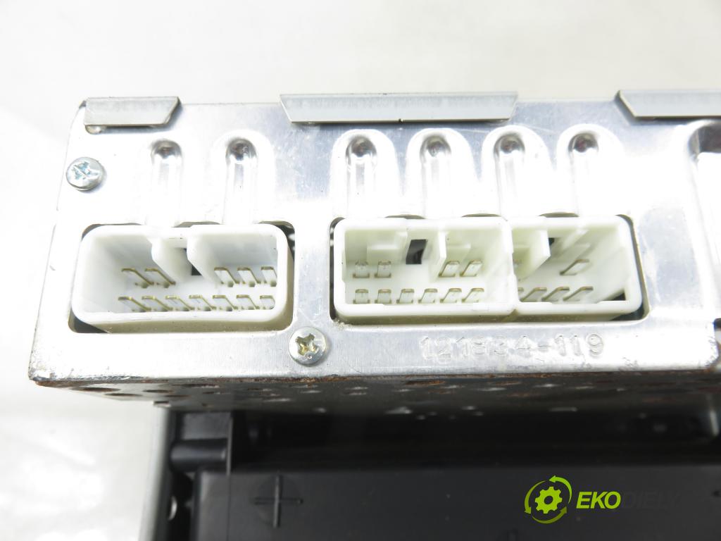 TOYOTA YARIS (_P1_) HB 2002 50,00 1.0 (SCP10_) - 1SZ-FE 998,00 RADIO modul 861200D012