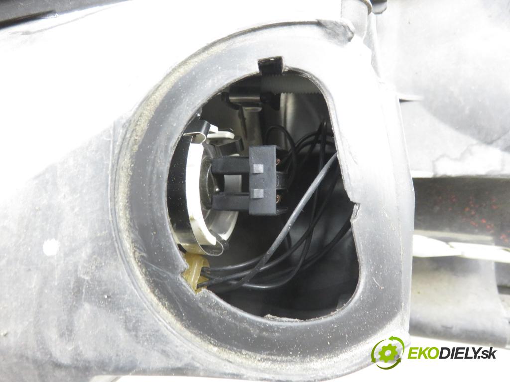 MITSUBISHI COLT VI (Z3_A, Z2_A) HB 2005 80,00 1.5 - 4A91 1499,00 Svetlo PP MR957354 ; 0301208202