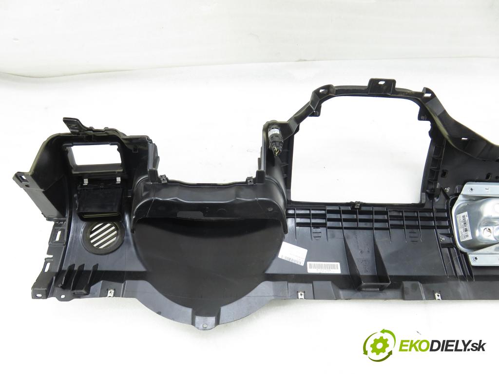FORD KUGA I SUV 2009 147,00 2.5 4x4 - HYDB 2522,00 palubovka