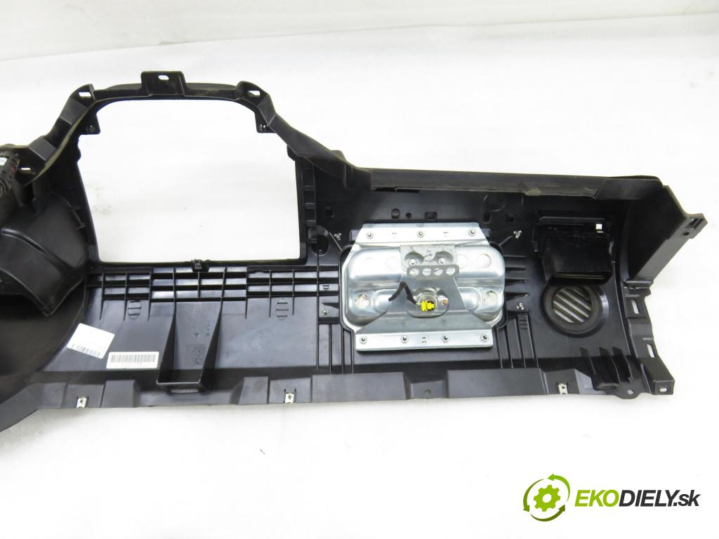 FORD KUGA I SUV 2009 147,00 2.5 4x4 - HYDB 2522,00 palubovka