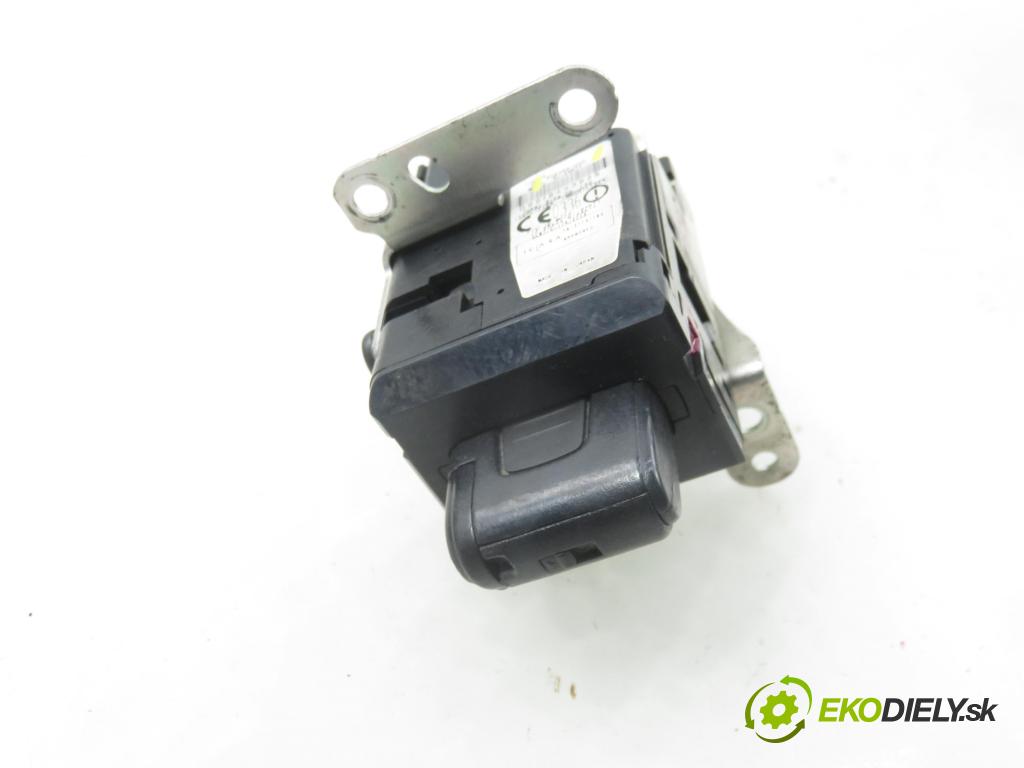 TOYOTA COROLLA Verso (ZER_, ZZE12_, R1_) MINIVAN 2005 85,00 2.0 D-4D (CUR10_) - 1CD-FTV 1995,00 spínačka 626399000 (Spínací skříňka)