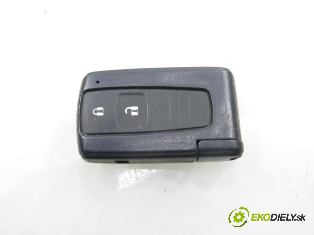 TOYOTA COROLLA Verso (ZER_, ZZE12_, R1_) MINIVAN 2005 85,00 2.0 D-4D (CUR10_) - 1CD-FTV 1995,00 spínačka 626399000 (Spínací skříňka)