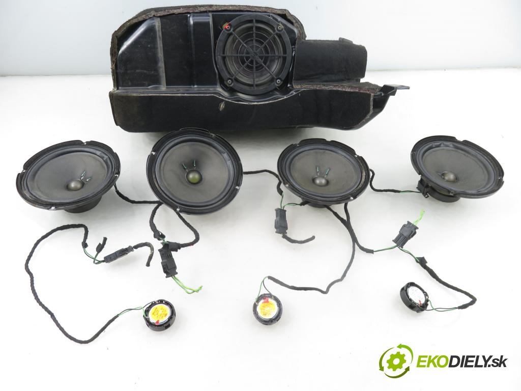 AUDI A6 Avant (4B5, C5) KOMBI 2002 125,00 2.4 quattro - BDV 2393,00 subwoofer 4B0035411A ; 4B0035399E ; 4B0035399C (Audio zařízení)