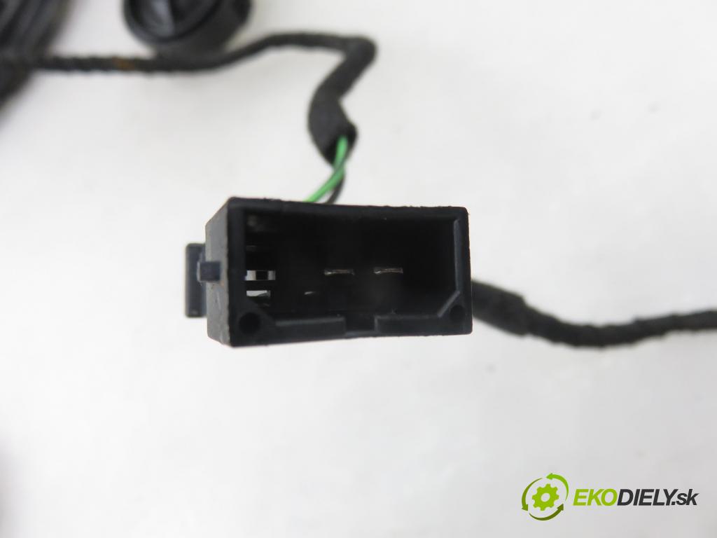AUDI A6 Avant (4B5, C5) KOMBI 2002 125,00 2.4 quattro - BDV 2393,00 subwoofer 4B0035411A ; 4B0035399E ; 4B0035399C (Audio zařízení)