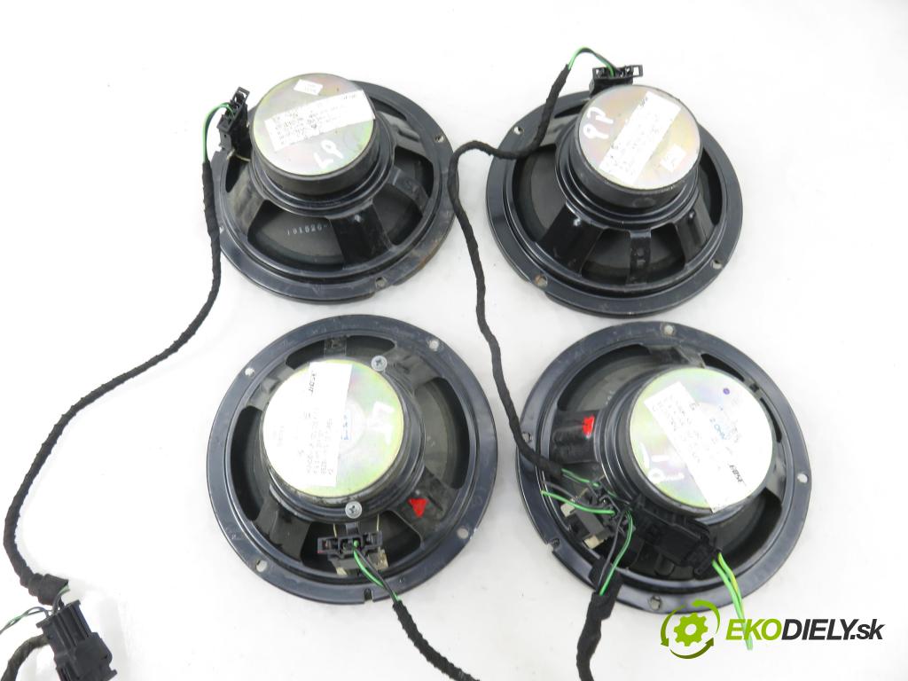 AUDI A6 Avant (4B5, C5) KOMBI 2002 125,00 2.4 quattro - BDV 2393,00 subwoofer 4B0035411A ; 4B0035399E ; 4B0035399C (Audio zařízení)