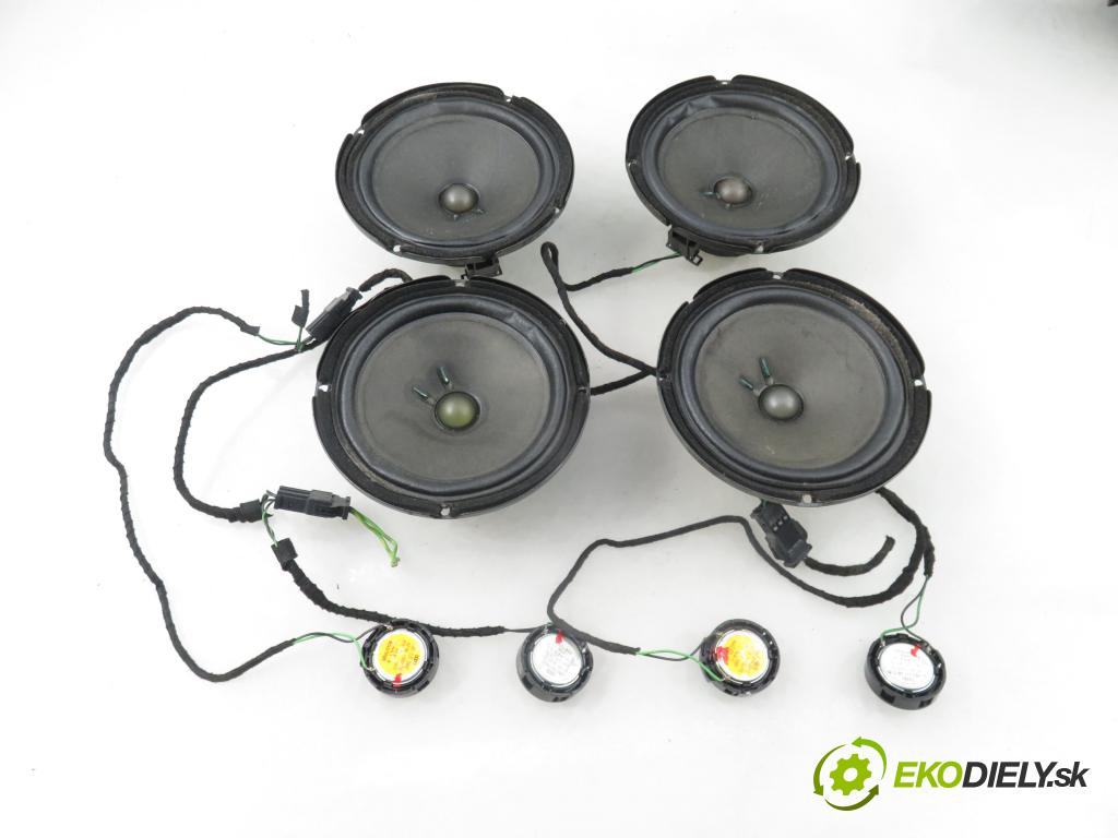 AUDI A6 Avant (4B5, C5) KOMBI 2002 125,00 2.4 quattro - BDV 2393,00 subwoofer 4B0035411A ; 4B0035399E ; 4B0035399C (Audio zařízení)