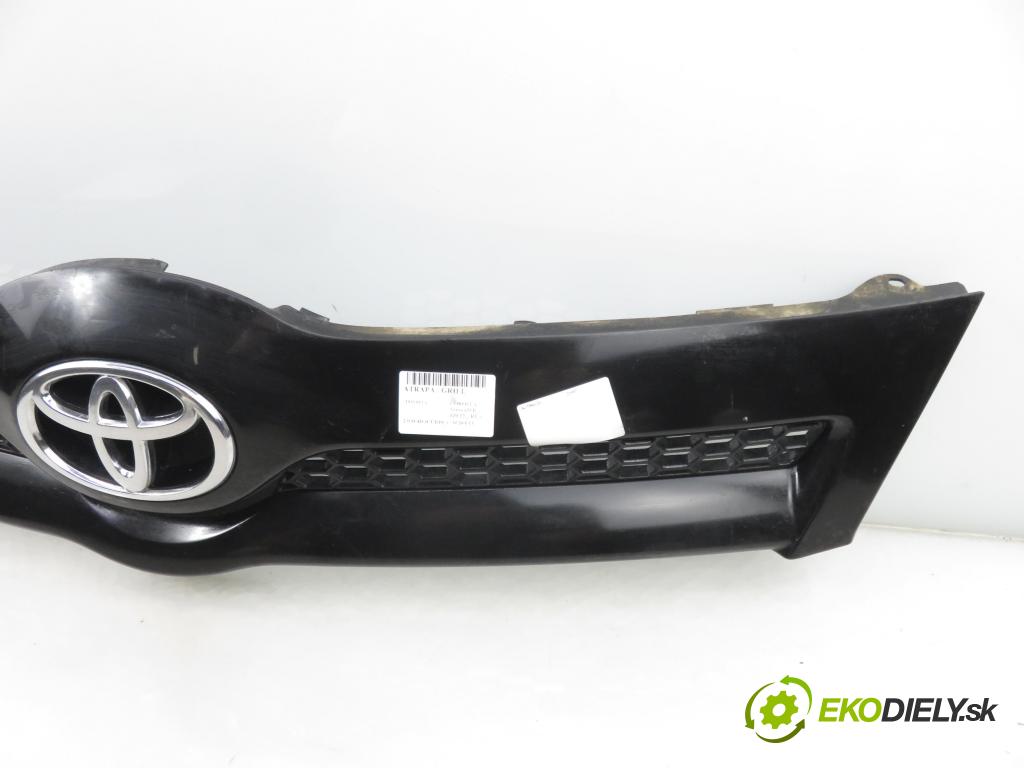 TOYOTA COROLLA Verso (ZER_, ZZE12_, R1_) MINIVAN 2005 85,00 2.0 D-4D (CUR10_) - 1CD-FTV 1995,00 mřížka / maska 531110F020
