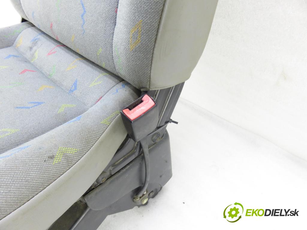 VW TRANSPORTER V Autobus (7HB, 7HJ, 7EB, 7EJ, 7EF, 7EG, 7HF, 7E BUS 2003 77,00 1.9 TDI - AXB 1896,00 Sedadlo 2 rad pravy