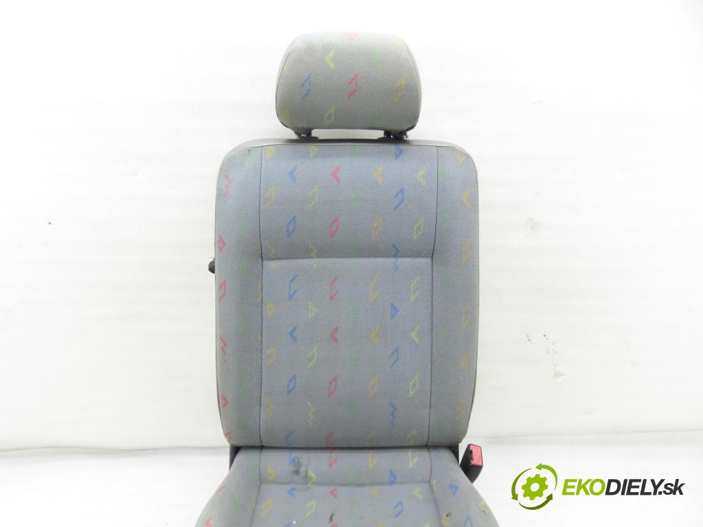 VW TRANSPORTER V Autobus (7HB, 7HJ, 7EB, 7EJ, 7EF, 7EG, 7HF, 7E BUS 2003 77,00 1.9 TDI - AXB 1896,00 Sedadlo 2 rad pravy