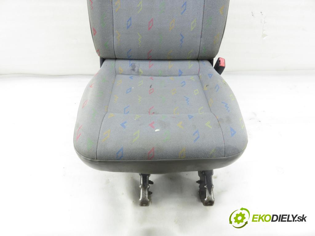 VW TRANSPORTER V Autobus (7HB, 7HJ, 7EB, 7EJ, 7EF, 7EG, 7HF, 7E BUS 2003 77,00 1.9 TDI - AXB 1896,00 Sedadlo 2 rad pravy