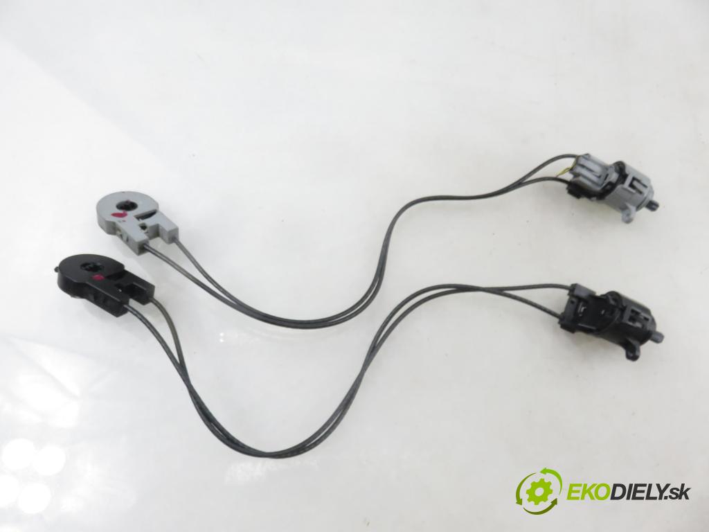 FORD FOCUS (DAW, DBW) HB 1999 66,00 1.8 TDDi 90 - C9DA 1753,00 lanko panel topení 98AB11503AH ; 98AB11504AG