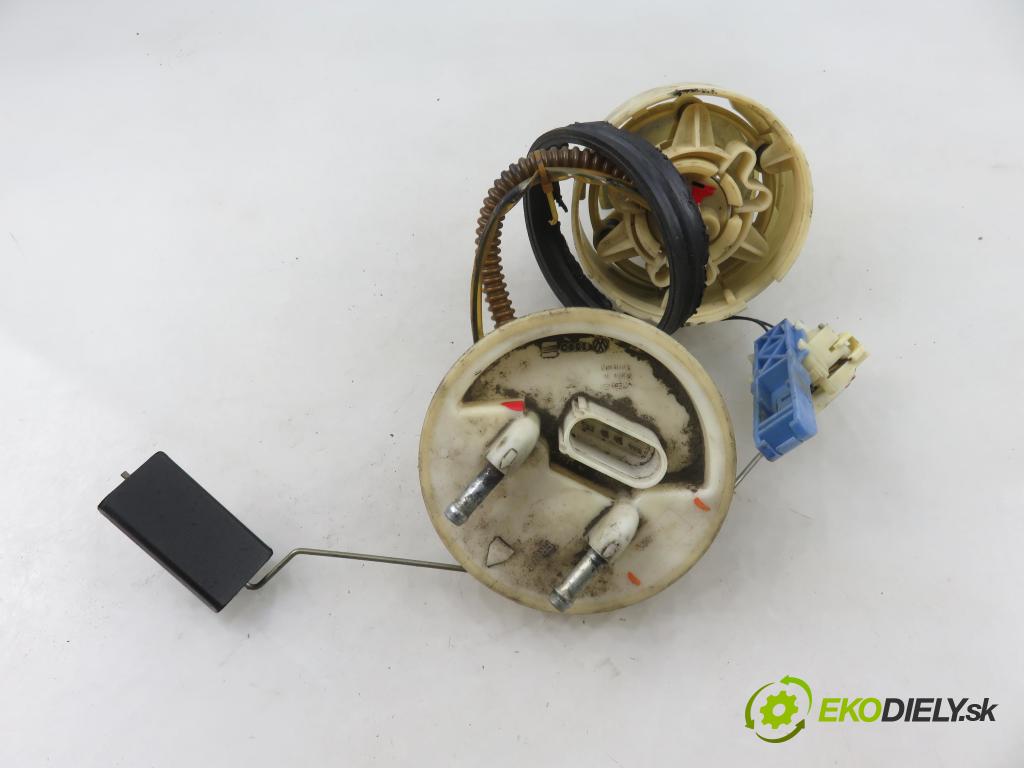 VW PASSAT B5 Variant (3B5) KOMBI 1997 74,00 1.6 - ADP 1595,00 pumpa paliva 8E0906087D
