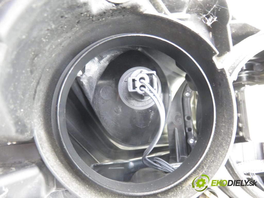 CITROEN C5 III Break (RW_) KOMBI 2010 177,00 3.0 HDi 240 - DT20C 2993,00 světlo LP 9689037880 ; 899031148 ; 89903362