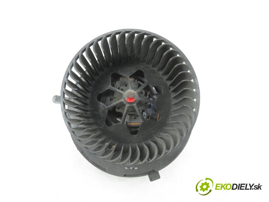 VW PASSAT B7 Variant (365) KOMBI 2012 103,00 2.0 TDI - CFFB 1968,00 ventilátor větráku 3C1820015T ; 3C09077521F ; F011500081