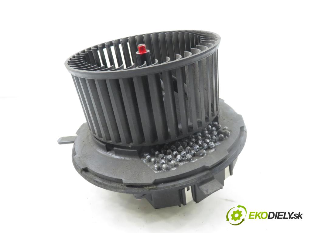 VW PASSAT B7 Variant (365) KOMBI 2012 103,00 2.0 TDI - CFFB 1968,00 ventilátor větráku 3C1820015T ; 3C09077521F ; F011500081