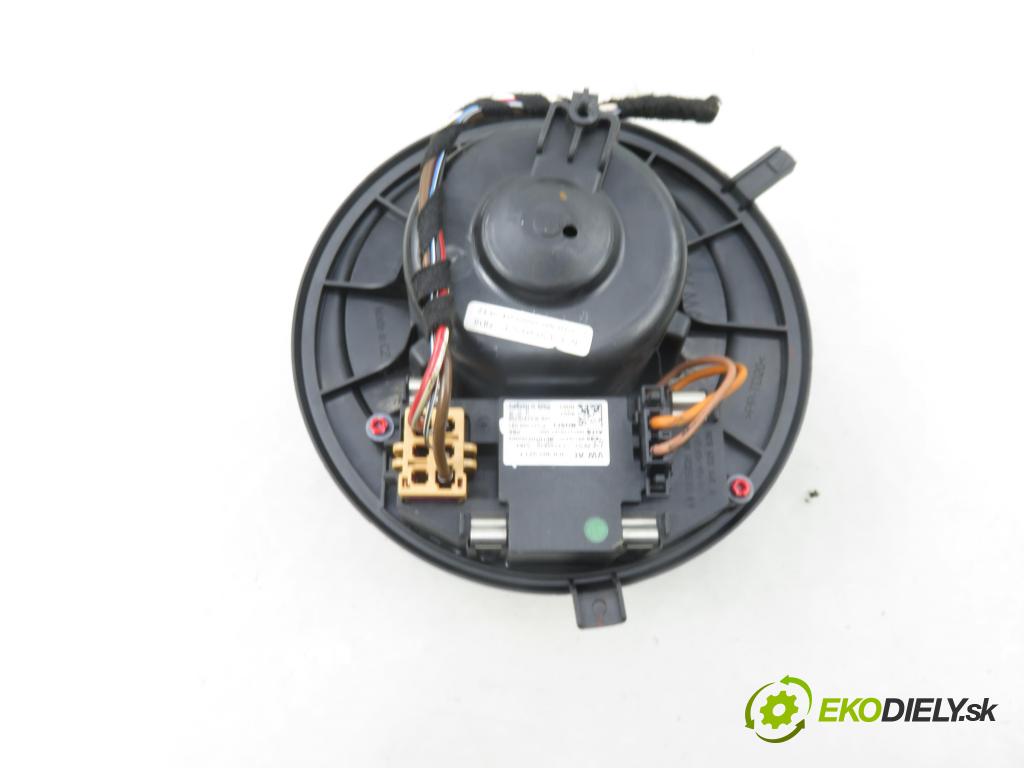 VW PASSAT B7 Variant (365) KOMBI 2012 103,00 2.0 TDI - CFFB 1968,00 ventilátor větráku 3C1820015T ; 3C09077521F ; F011500081
