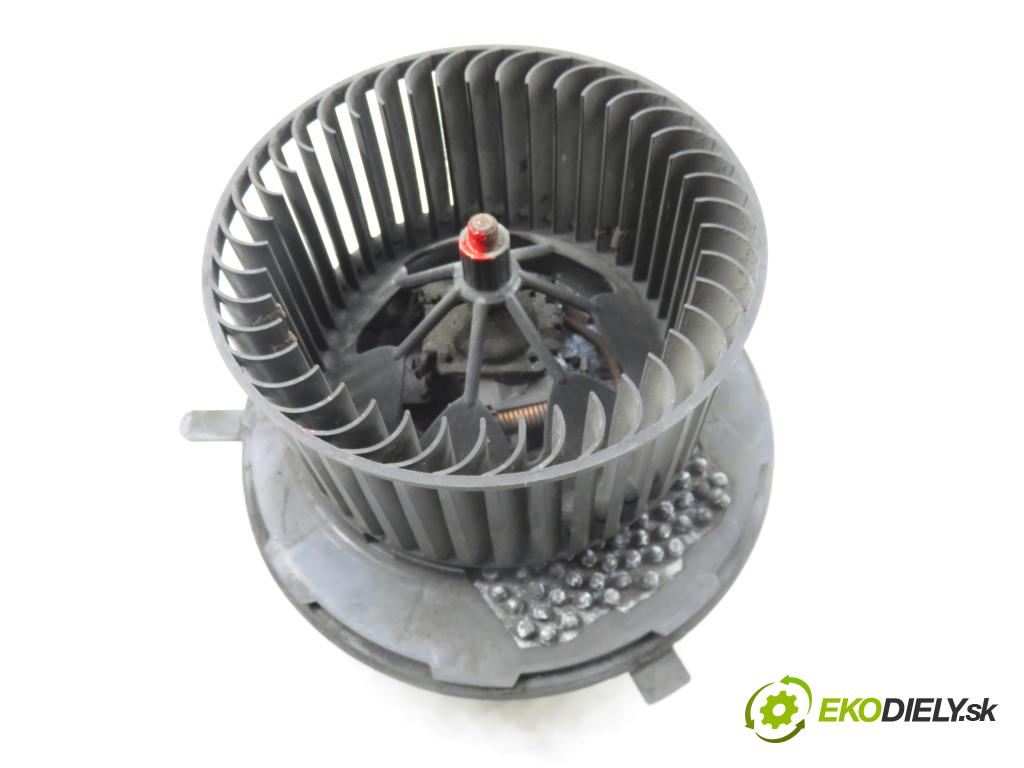 VW PASSAT B7 Variant (365) KOMBI 2012 103,00 2.0 TDI - CFFB 1968,00 ventilátor větráku 3C1820015T ; 3C09077521F ; F011500081