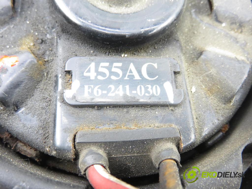 VW TRANSPORTER IV Skrzynia (70XA) FURGON 2001 65,00 2.5 TDI - AJT 2461,00 Ventilátor chladič klíma/voda F6241030