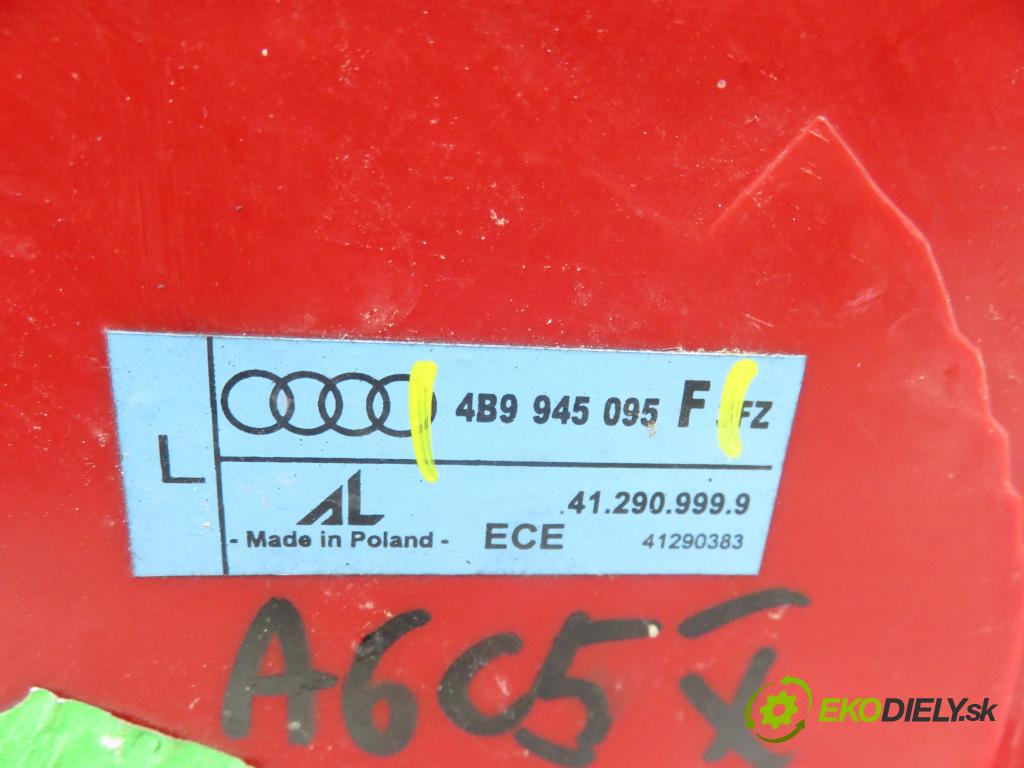 AUDI A6 Avant (4B5, C5) KOMBI 2002 125,00 2.4 quattro - BDV 2393,00 světlo levé zadní 4B9945095F