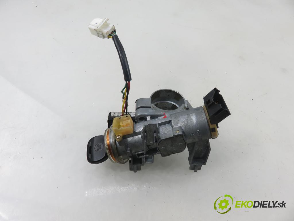 MITSUBISHI PAJERO PININ (H6_W, H7_W) TERENOWY 2000 88,00 1.8 GDI (H66W, H76W) - 4G93 (GDI) 1834,00 spínačka MR329406 ; X1T14071M (Spínací skříňka)