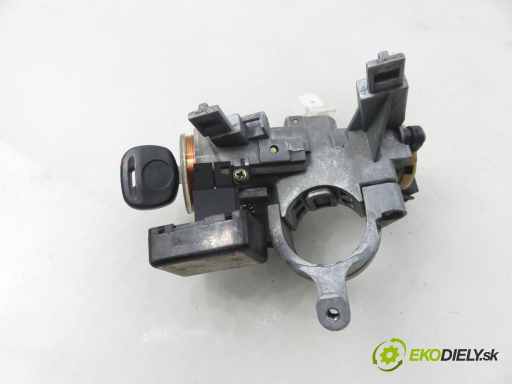 MITSUBISHI PAJERO PININ (H6_W, H7_W) TERENOWY 2000 88,00 1.8 GDI (H66W, H76W) - 4G93 (GDI) 1834,00 spínačka MR329406 ; X1T14071M (Spínací skříňka)