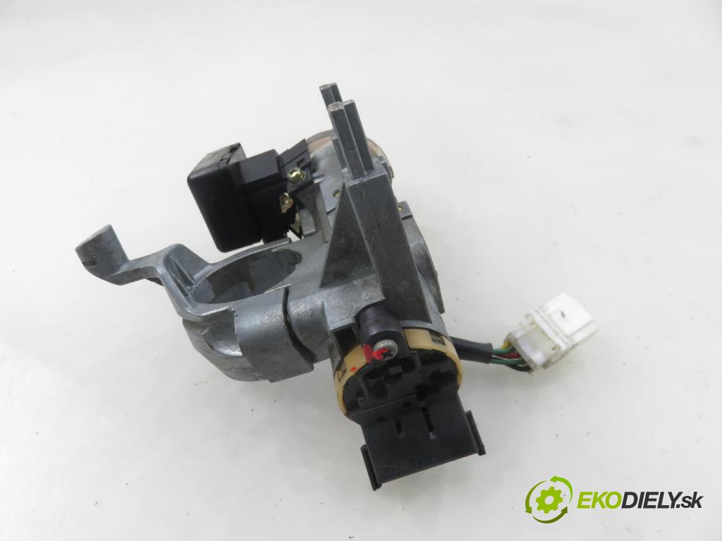 MITSUBISHI PAJERO PININ (H6_W, H7_W) TERENOWY 2000 88,00 1.8 GDI (H66W, H76W) - 4G93 (GDI) 1834,00 spínačka MR329406 ; X1T14071M (Spínací skříňka)