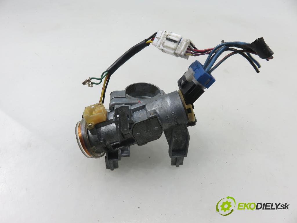MITSUBISHI PAJERO PININ (H6_W, H7_W) TERENOWY 2000 88,00 1.8 GDI (H66W, H76W) - 4G93 (GDI) 1834,00 spínačka MR329406 ; X1T14071M (Spínací skříňka)