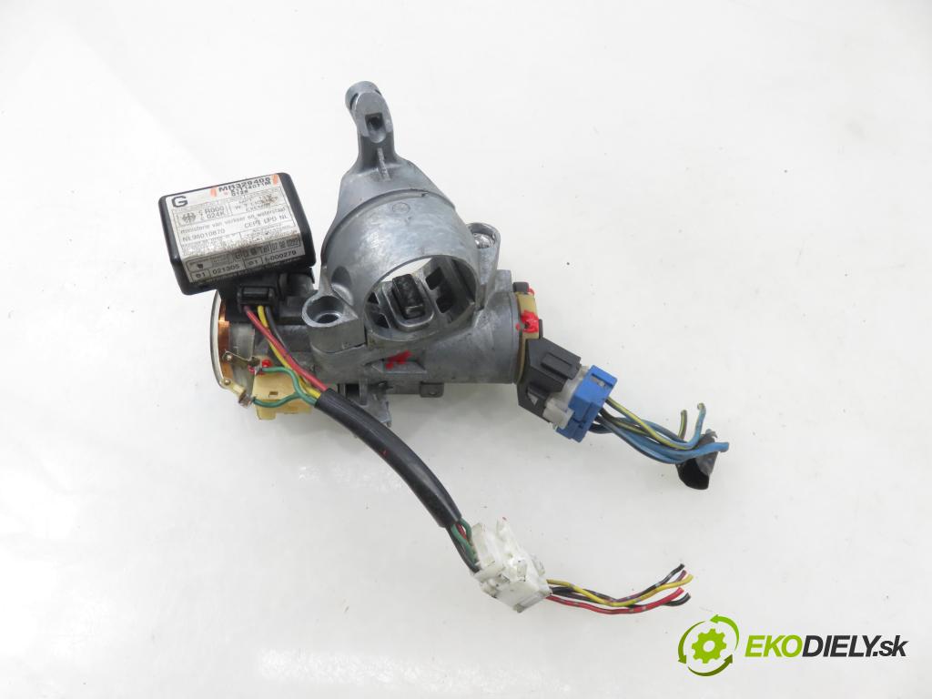 MITSUBISHI PAJERO PININ (H6_W, H7_W) TERENOWY 2000 88,00 1.8 GDI (H66W, H76W) - 4G93 (GDI) 1834,00 spínačka MR329406 ; X1T14071M (Spínací skříňka)