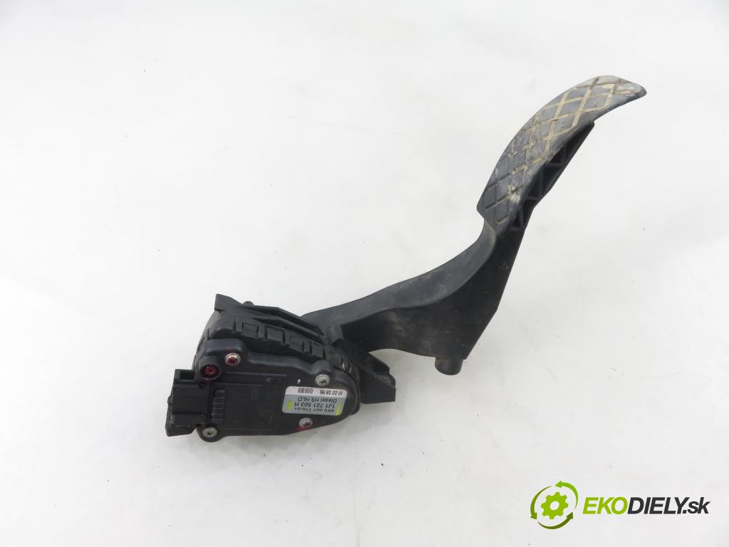 VW NEW BEETLE (9C1, 1C1) HB 1999 66,00 1.9 TDI 90 - ALH 1896,00 Potenciometer plynu 1J1721503H ; 6PV00777001 (Potenciometer plynového pedálu)