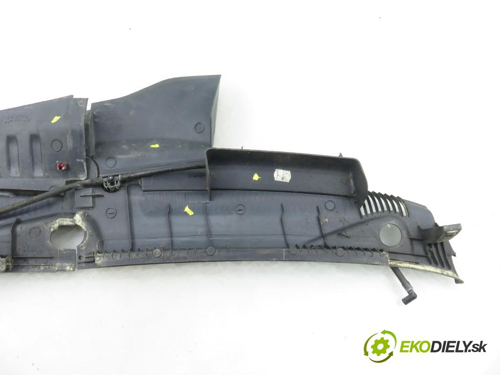 OPEL CORSA C (X01) HB 2005 44,00 1 - Z 10 XEP 998,00 Torpédo, plast pod čelné okno 09116435 (Torpédo (plast pod čelným sklom))