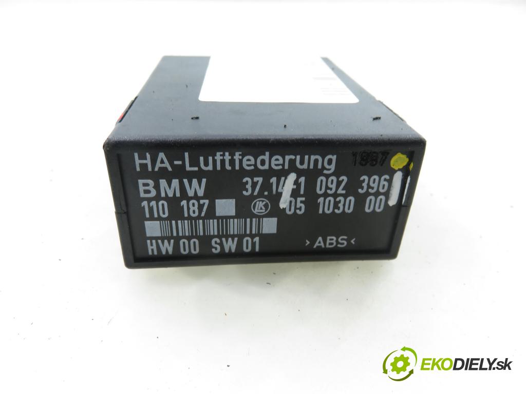 BMW 5 Touring (E39) KOMBI 2001 142,00 530 d - M57 D30 (306D1) 2926,00 Riadiaca jednotka nápravy 1092396