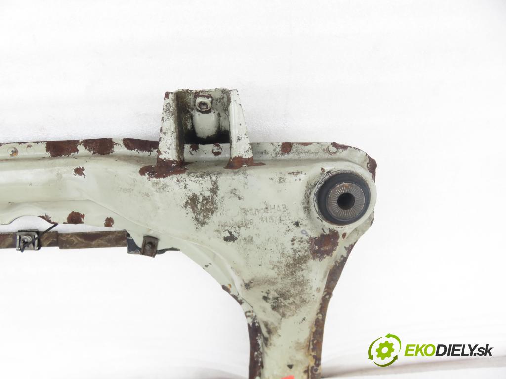 AUDI 80 (8C, B4) SEDAN 1993 66,00 2.0 - ABT 1984,00 PŘEDNÍ: