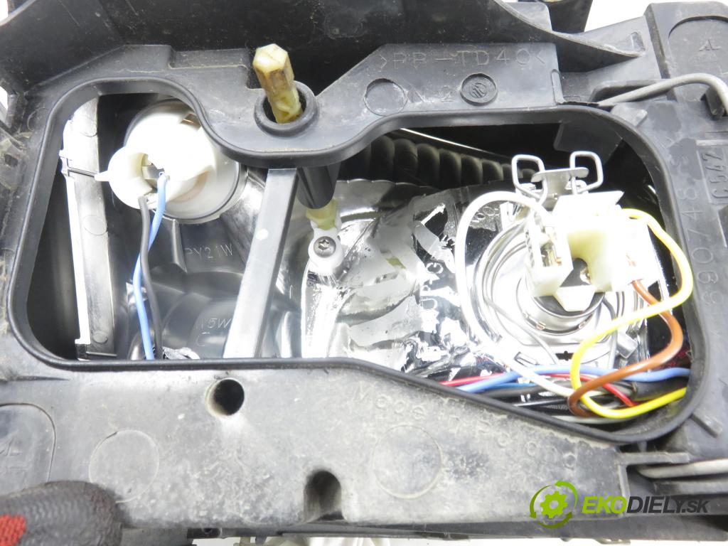 FIAT PANDA (169_) HB 2003 40,00 1.1 54 - 187 A1.000 1108,00 Svetlo LP