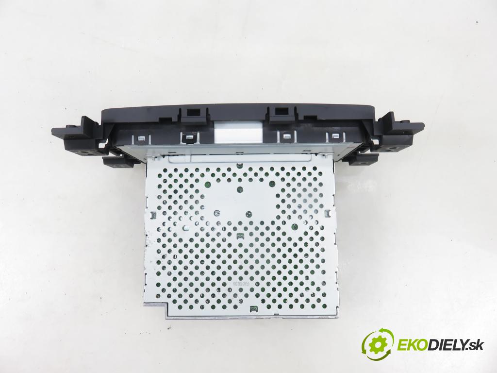 SUZUKI GRAND VITARA II (JT, TE, TD) SUV 2009 103,00 2.0 (JB420) - J20A 1995,00 RADIO CD 3910165JD